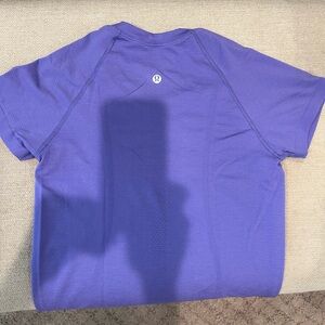 Lululemon size 4 Swiftly Tech Short Sleeve top